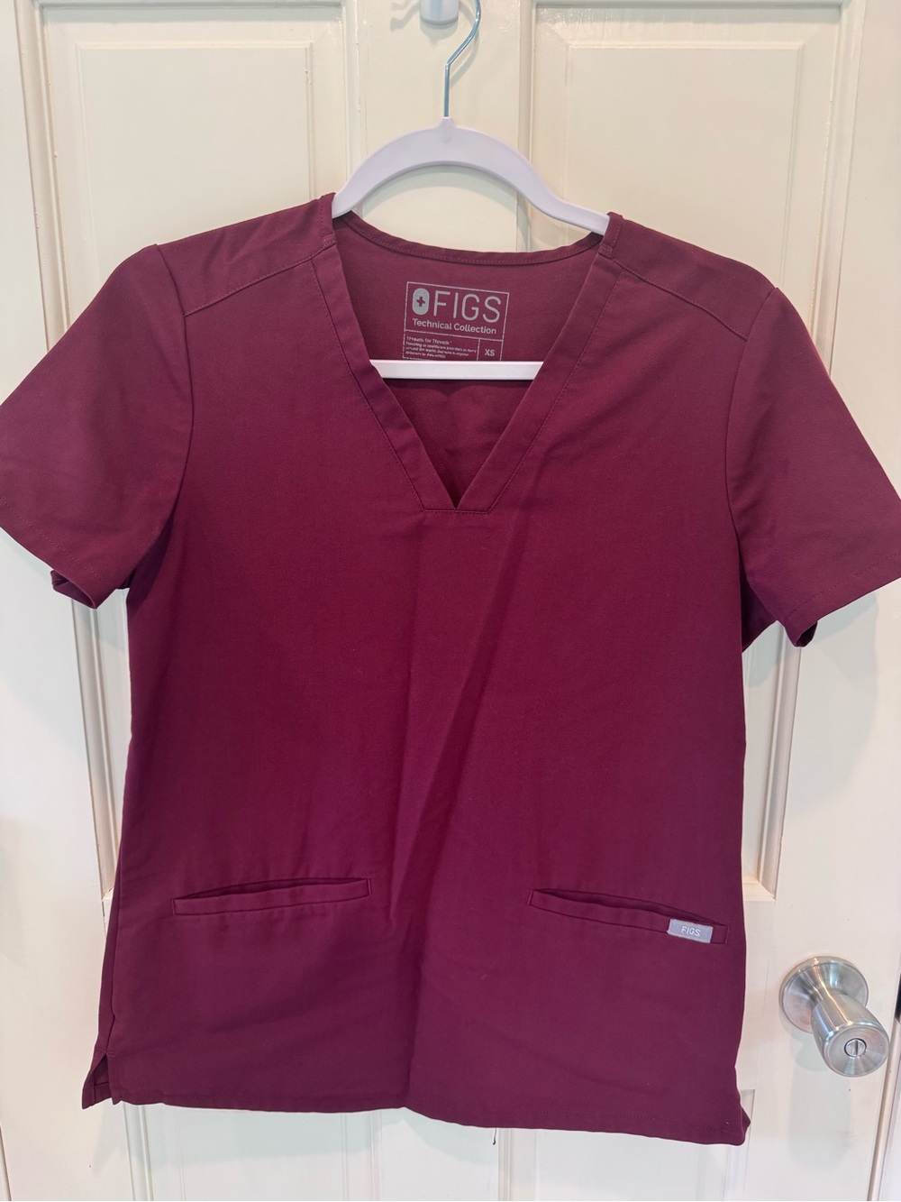 FIGS Women's V-Neck Scrub Top in Burgundy